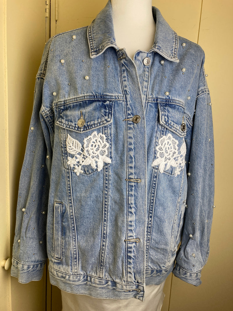 Pearl & Lace embellished denim jacket / L (XL)