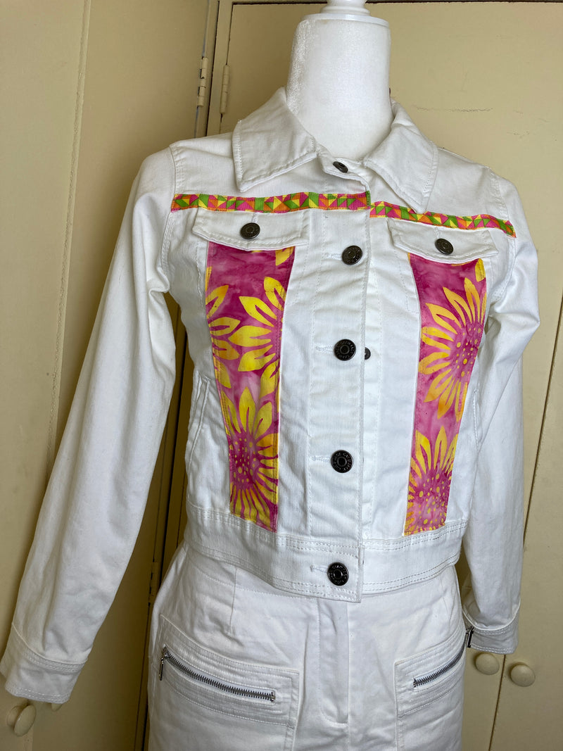 Big Kids white denim jacket with fun tropical print / 10/12